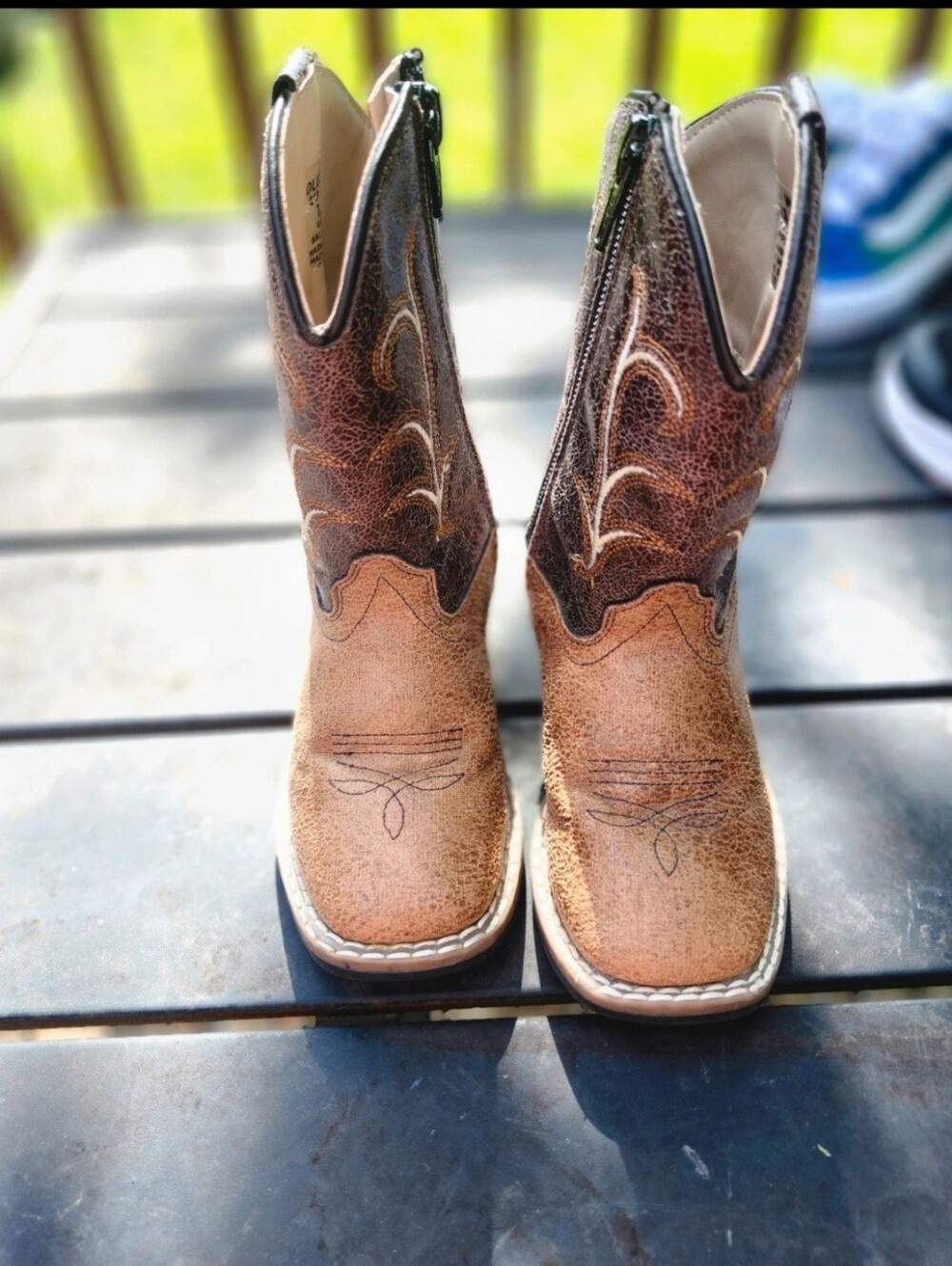 Kids Brown Tan Western Cowboy Boots - Classic Textured Leather